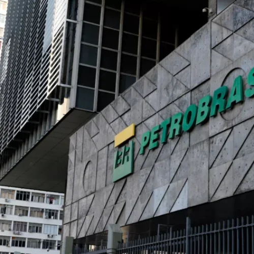 Petrobras (PETR3; PETR4): Novo plano estratégico eleva projeções de dividendos